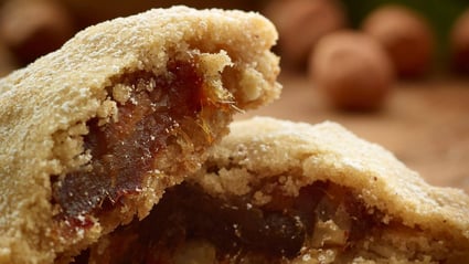 orange medjool date stuffed spice cookie