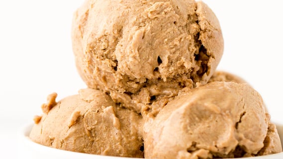 vegan no churn cinnamon roll ice cream