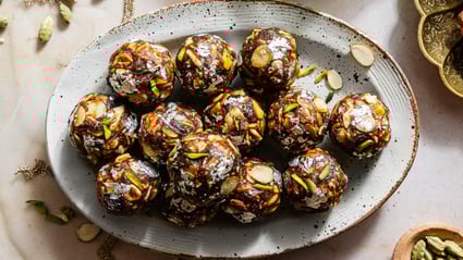 Date Nut Ladoos