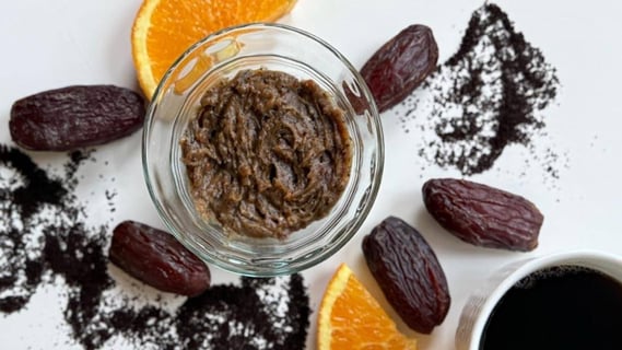 “Coffee Date” Glow Mask