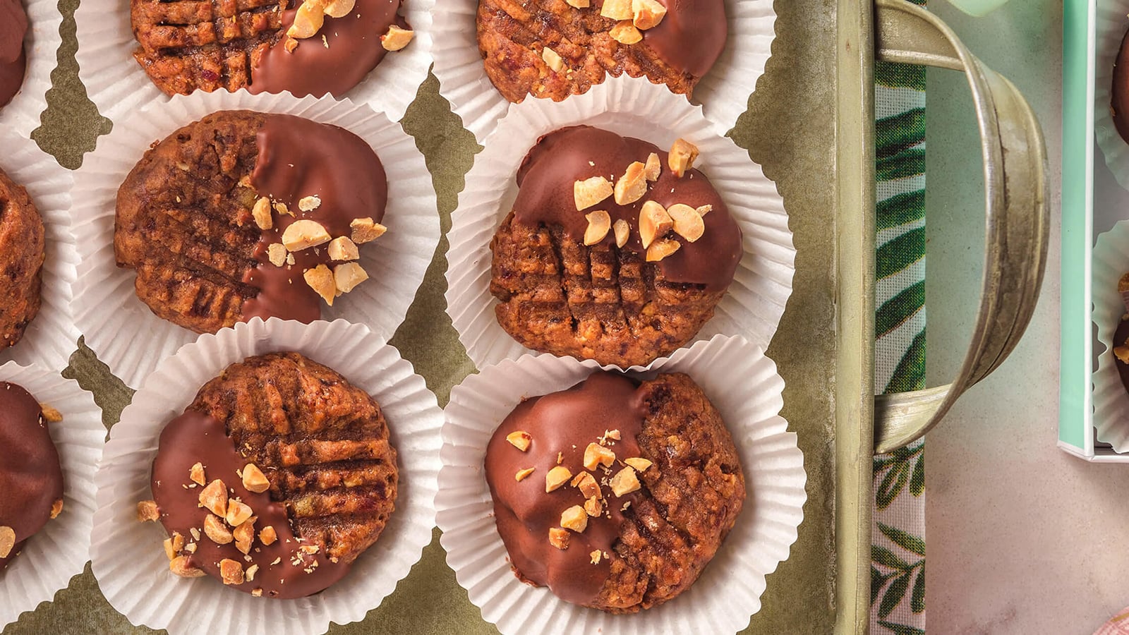 medjool date peanut butter cookies